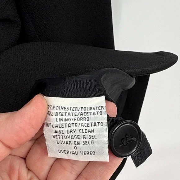 🚠 JH Collectibles Black crêpe three button collarless fitted blazer - Picture 5 of 6